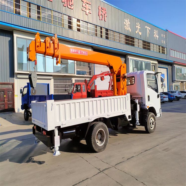 阳城县三轮随车吊定制 农用改装机自备吊中瑞长期出售